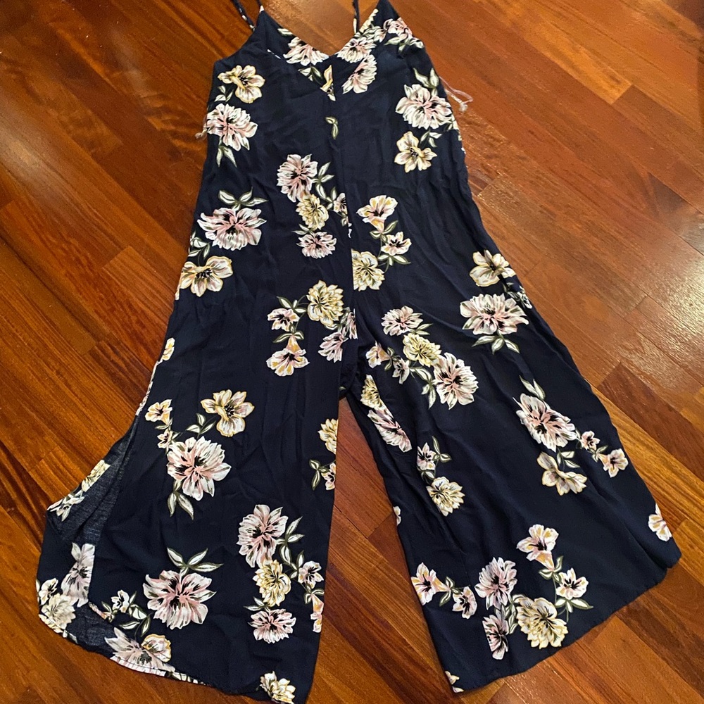Floral jumpsuit / romper